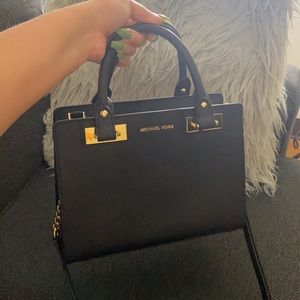 MICHAEL KORS QUINN SMALL SATCHEL